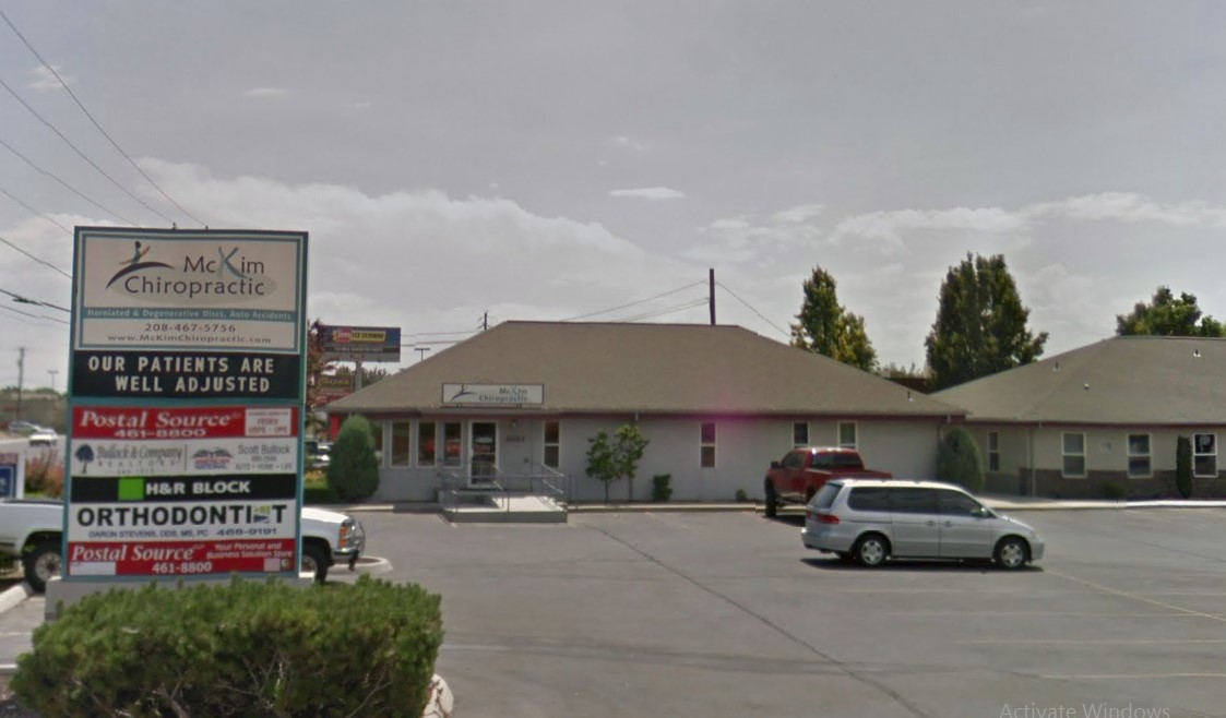 clinic front exterior area at mckimchiropractic nampa id